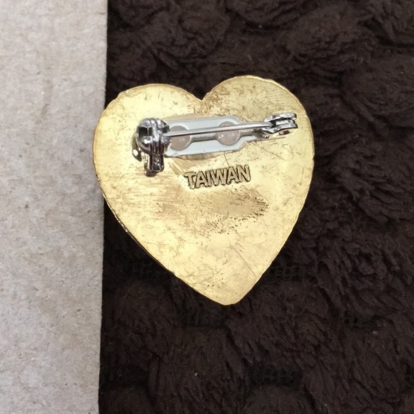 Lovely heart shaped brooch - Picture 3 of 3